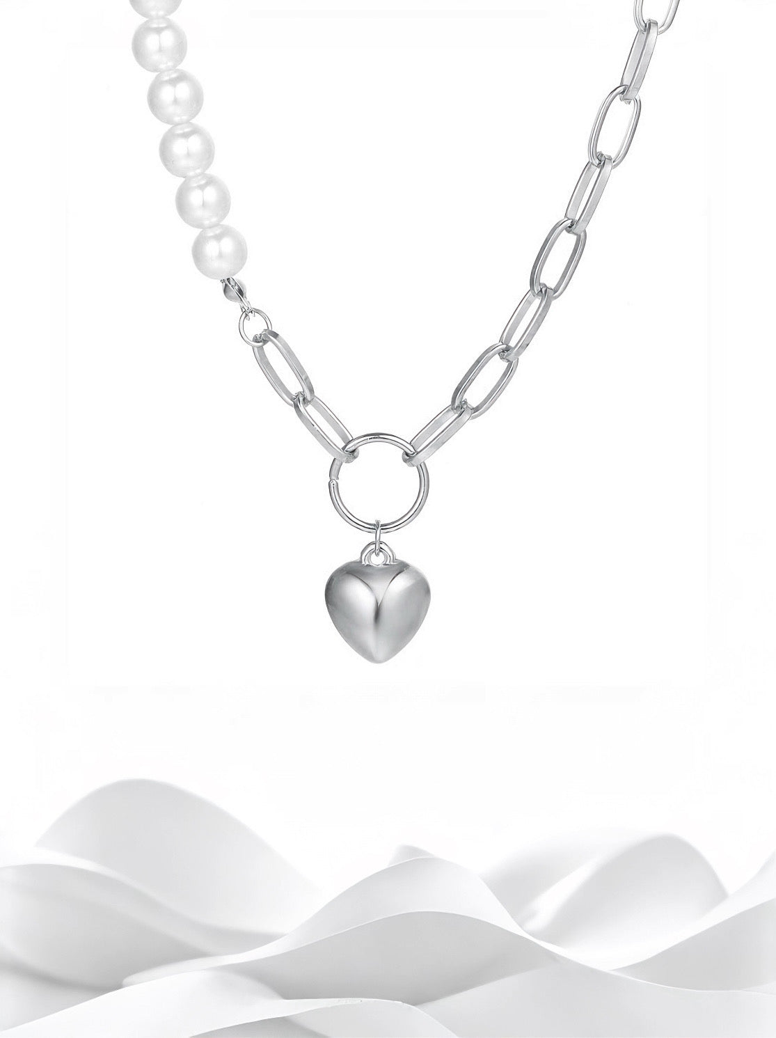 Amoura Pearl Necklace