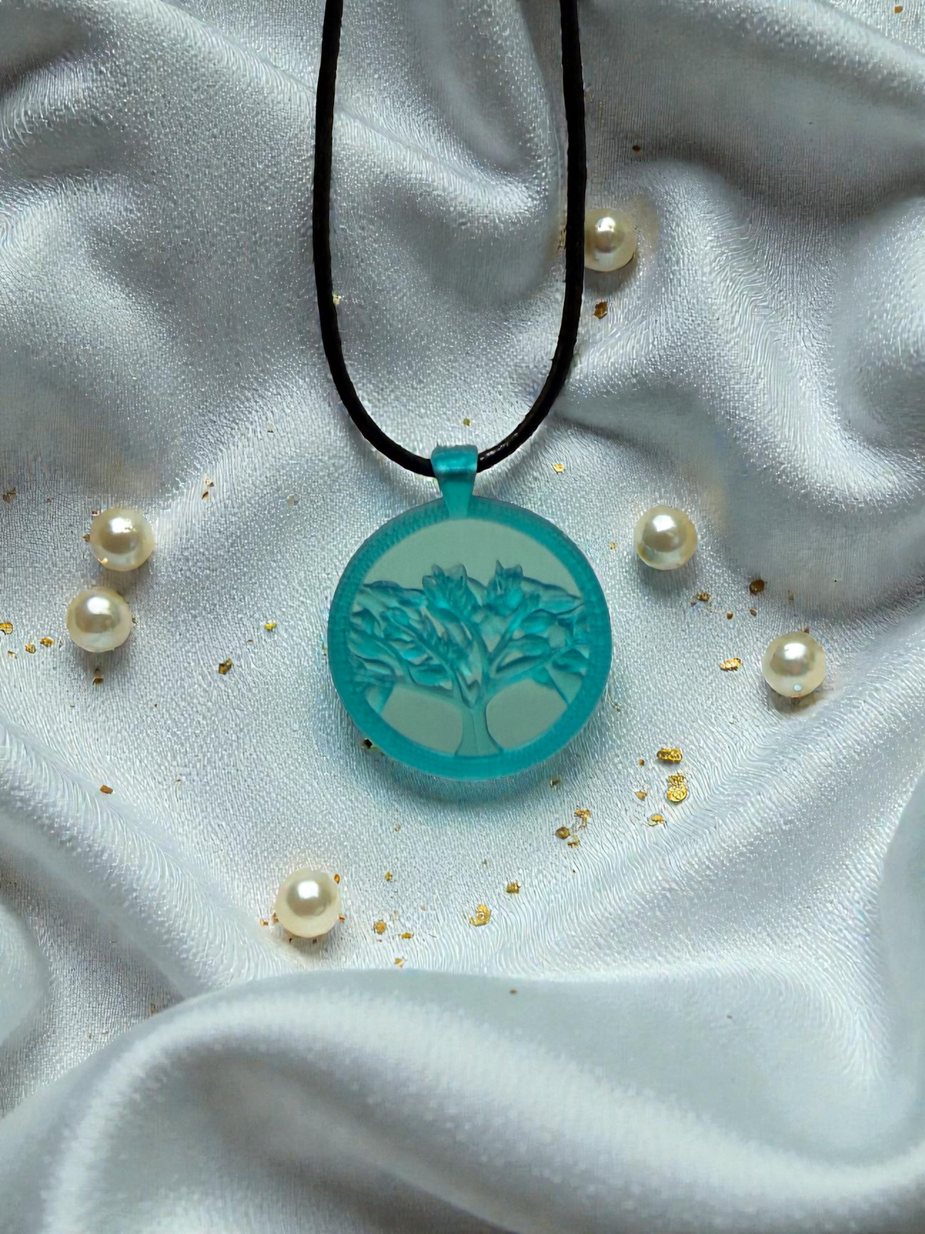 Dualis Tree Necklace